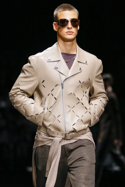 Look 17